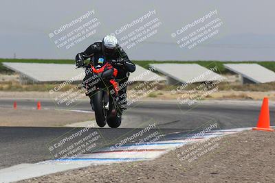 media/Jul-22-2022-TrackDaz (Fri) [[ca4971259a]]/Group B/130pm (Wheelie Bump)/